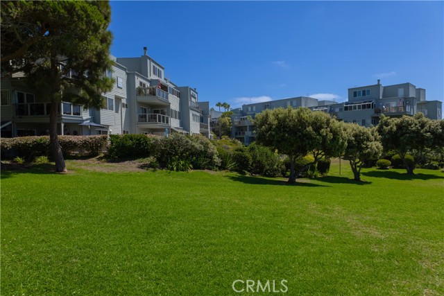 210 The Village, Redondo Beach, California 90277, 2 Bedrooms Bedrooms, 0 ,2 BathroomsBathrooms,Residential,For Sale,The Village,0,DW26180621