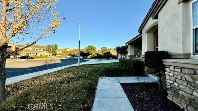 Detail Gallery Image 8 of 58 For 14163 Coldbrook Cir, Corona,  CA 92880 - 5 Beds | 3 Baths