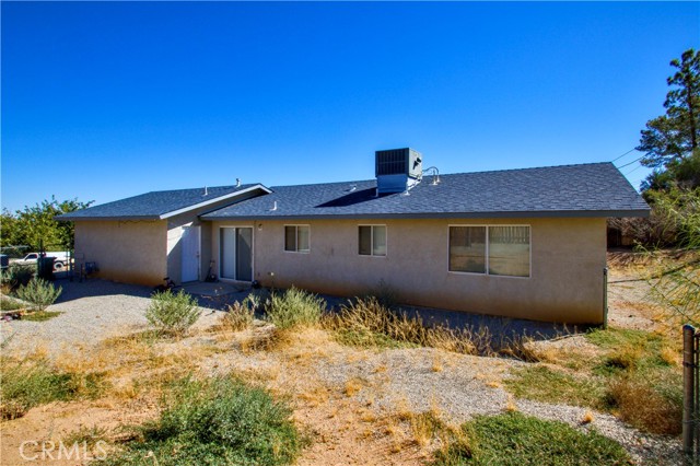 Detail Gallery Image 4 of 14 For 61605 El Cajon Dr, Joshua Tree,  CA 92252 - 3 Beds | 2 Baths