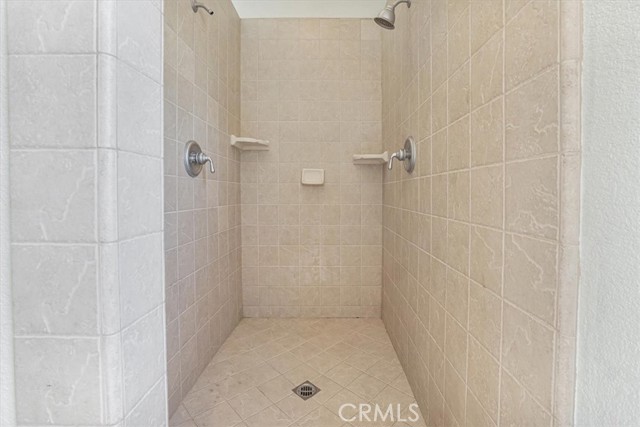 12771 Elm Street, Oak Hills CA: https://media.crmls.org/medias/8dbab33f-fdf7-4f77-b81b-9c4c48faf57e.jpg