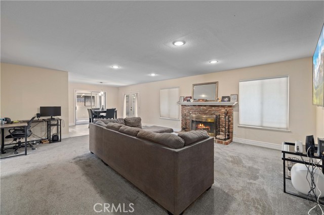 Detail Gallery Image 4 of 32 For 42901 Cinema Ave, Lancaster,  CA 93534 - 4 Beds | 2 Baths