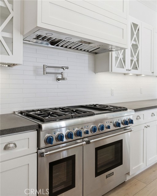 Detail Gallery Image 27 of 59 For 1405 Oak Ave, Manhattan Beach,  CA 90266 - 4 Beds | 4/1 Baths