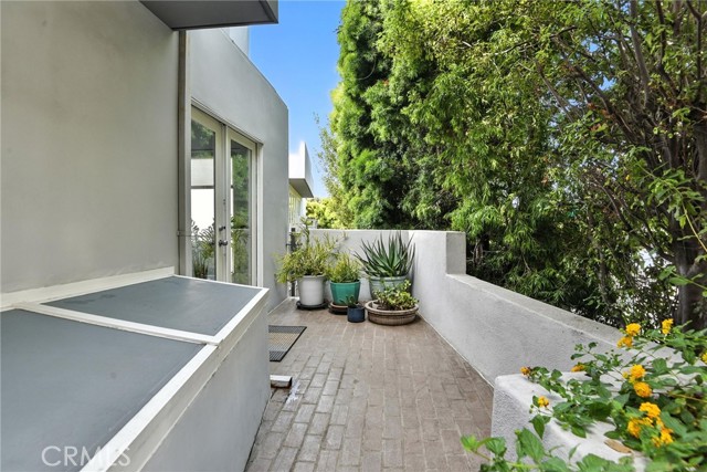 Detail Gallery Image 5 of 46 For 2203 3rd St #1,  Santa Monica,  CA 90405 - 2 Beds | 2/1 Baths