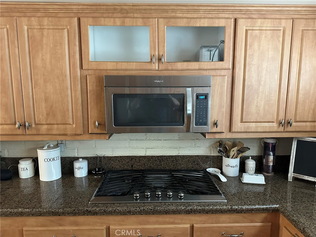 https://media.crmls.org/medias/8dbeebca-3691-485e-8ae5-8cf8533d75e9.jpg?preset=X-Large