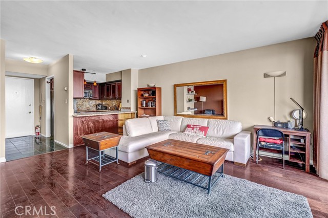 Detail Gallery Image 12 of 27 For 969 Hilgard Ave #706,  Los Angeles,  CA 90024 - 1 Beds | 1 Baths