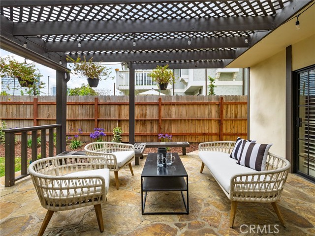 502 Washington Street, El Segundo CA: https://media.crmls.org/medias/8dbff2d3-dcf8-44ee-941c-0c4c72b19b9e.jpg