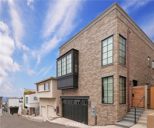 229 Marine Place, Manhattan Beach CA: https://media.crmls.org/medias/8dc0de05-d6b1-4500-8b00-f3921295613a.jpg