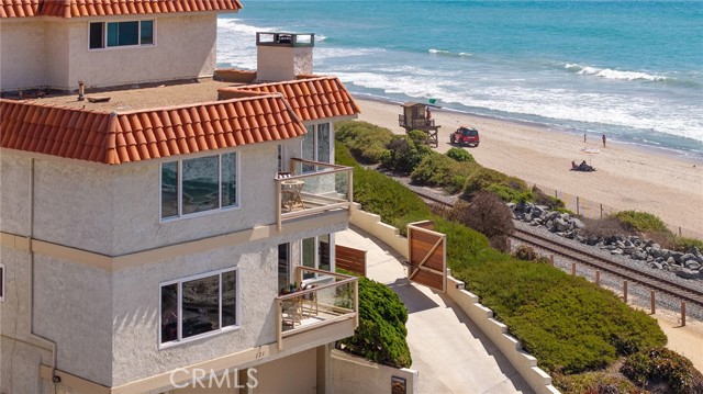 121 Boca De La Playa, San Clemente CA: https://media.crmls.org/medias/8dc121f5-d902-458b-ae60-a01db28b33da.jpg