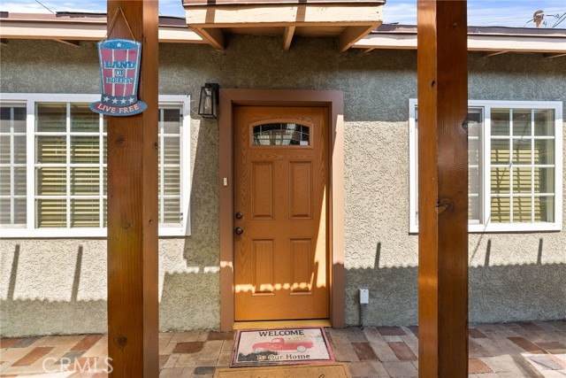1876 Oregon Avenue, Long Beach CA: https://media.crmls.org/medias/8dc13fb7-1091-4c99-af0d-f57c6c309b46.jpg