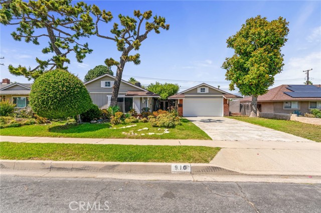 Detail Gallery Image 1 of 25 For 910 E Home St, Rialto,  CA 92376 - 4 Beds | 2 Baths