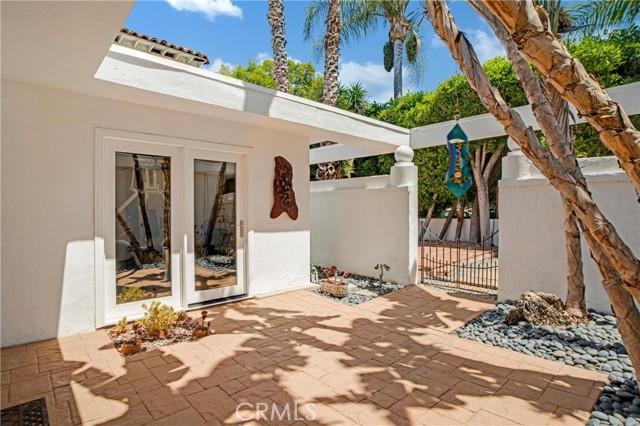 Detail Gallery Image 5 of 45 For 11967 Sunshine Ter, Studio City,  CA 91604 - 4 Beds | 3 Baths