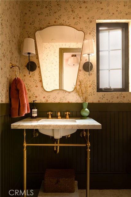 Image 23 of 53 For 734 Parkman