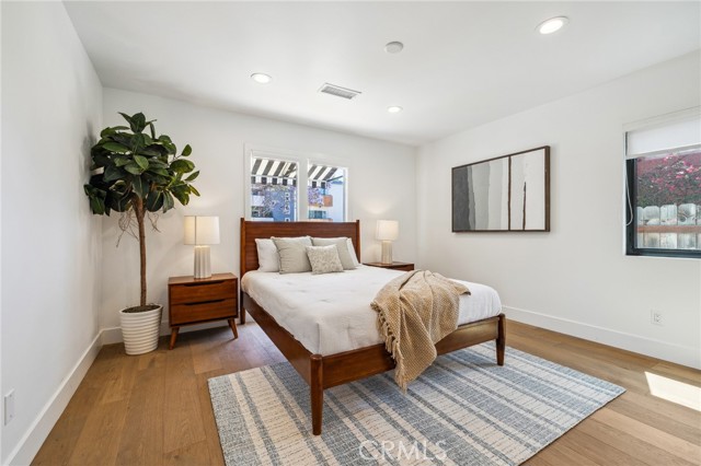 6521 Homewood Avenue, Los Angeles CA: https://media.crmls.org/medias/8dc2341e-5546-487b-b83c-c11ec6c66632.jpg