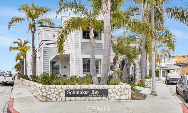 Detail Gallery Image 1 of 1 For 406 E Bay #H,  Newport Beach,  CA 92661 - 2 Beds | 2/1 Baths