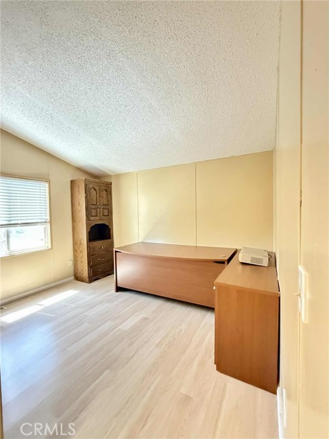 21100 State St, San Jacinto CA: https://media.crmls.org/medias/8dc262ad-1909-41b1-bc86-fd5c91f37509.jpg