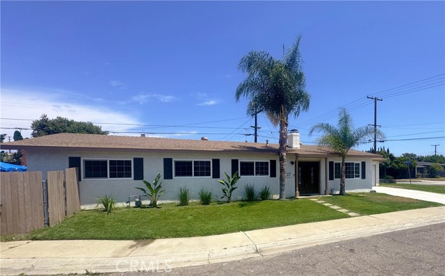 Detail Gallery Image 2 of 22 For 1029 W Sycamore Ave, Orange,  CA 92868 - 4 Beds | 2 Baths