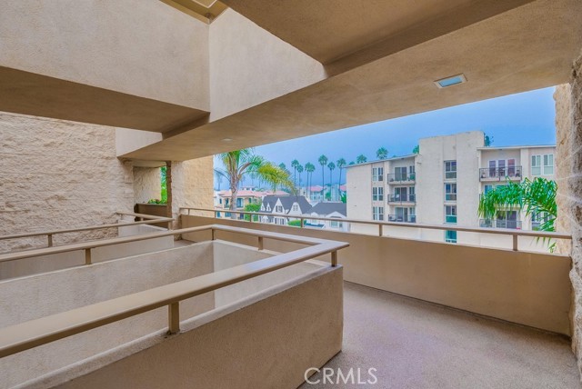 Detail Gallery Image 13 of 53 For 727 Esplanade, Redondo Beach,  CA 90277 - 2 Beds | 2/1 Baths