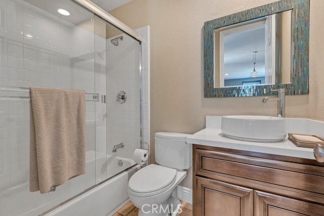24234 Reyes Adobe Way, Valencia CA: https://media.crmls.org/medias/8dc58368-a16f-4480-a66b-8ac6879ad8ea.jpg