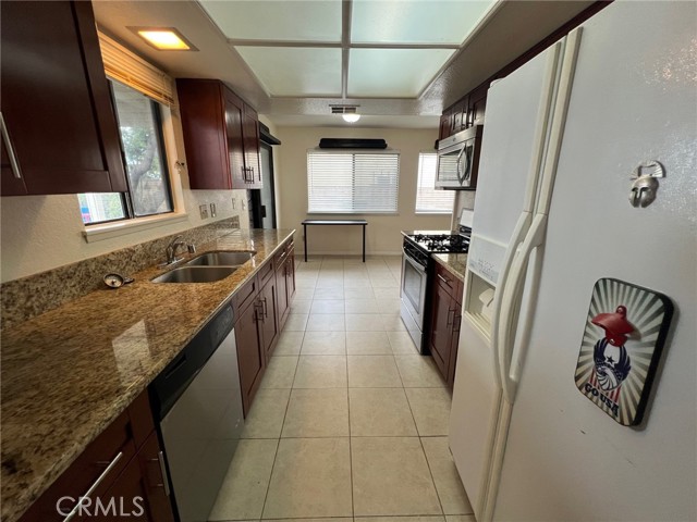 7205 Parkside Place, Rancho Cucamonga CA: https://media.crmls.org/medias/8dc5e8ab-0b9d-43e5-886d-6cfde83a90c6.jpg
