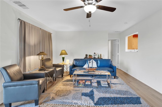 Detail Gallery Image 13 of 47 For 12887 Sholic, Apple Valley,  CA 92308 - 3 Beds | 2/1 Baths