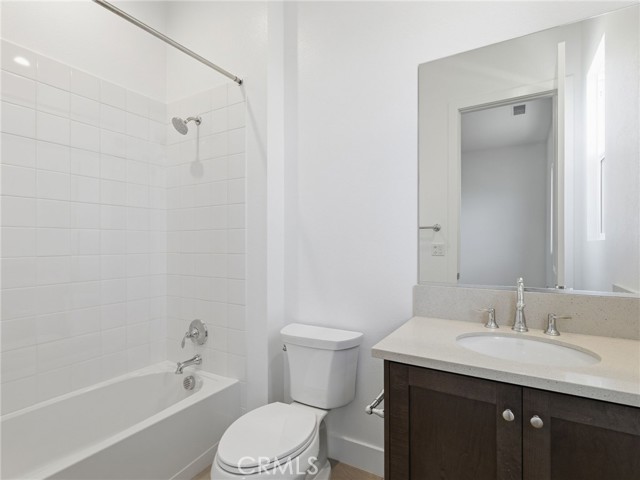 Detail Gallery Image 35 of 36 For 24150 W Corte Zafiro, Valencia,  CA 91354 - 4 Beds | 4/1 Baths