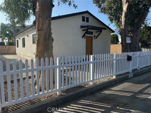Detail Gallery Image 3 of 16 For 17314 Ludlow St, Granada Hills,  CA 91344 - 3 Beds | 2 Baths
