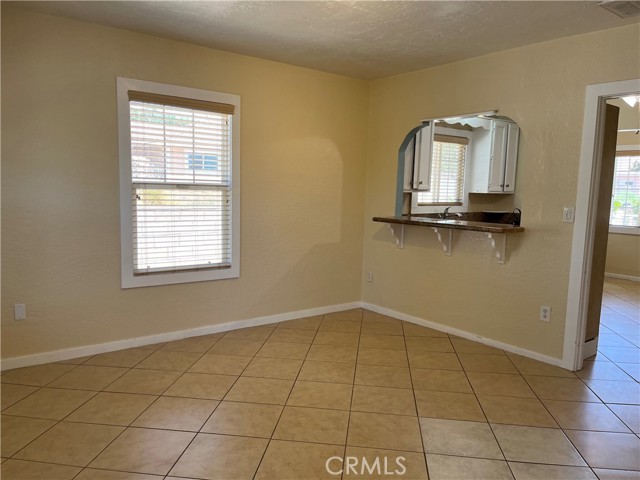 Detail Gallery Image 7 of 25 For 19260 Diplomat Ave, Corona,  CA 92881 - 2 Beds | 2 Baths