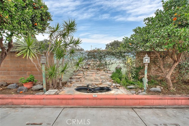 1766 W Catalpa Avenue, Anaheim CA: https://media.crmls.org/medias/8dc64fe7-7f99-49c1-bf4a-0d510434f61f.jpg