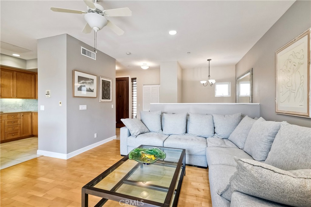 543 Laguna Drive - photo 7