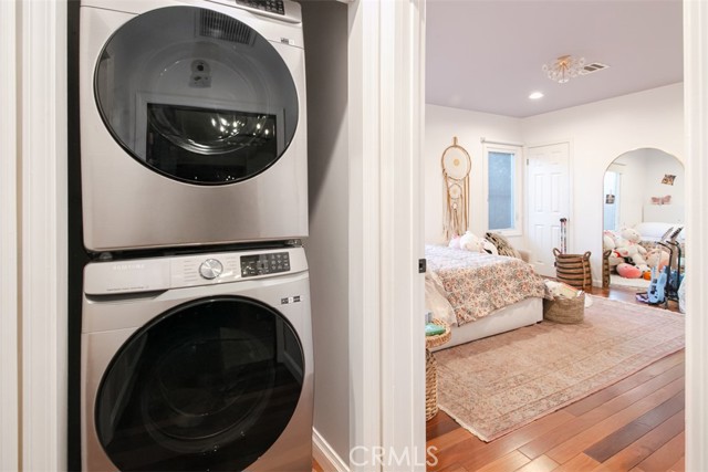 Detail Gallery Image 24 of 33 For 5229 Vantage, Valley Village,  CA 91607 - 3 Beds | 3 Baths