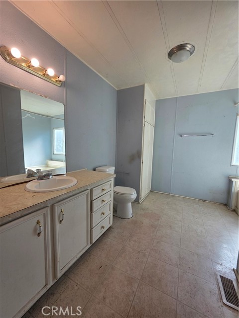 Detail Gallery Image 16 of 25 For 350 San Jacinto #92,  Perris,  CA 92571 - 4 Beds | 2 Baths