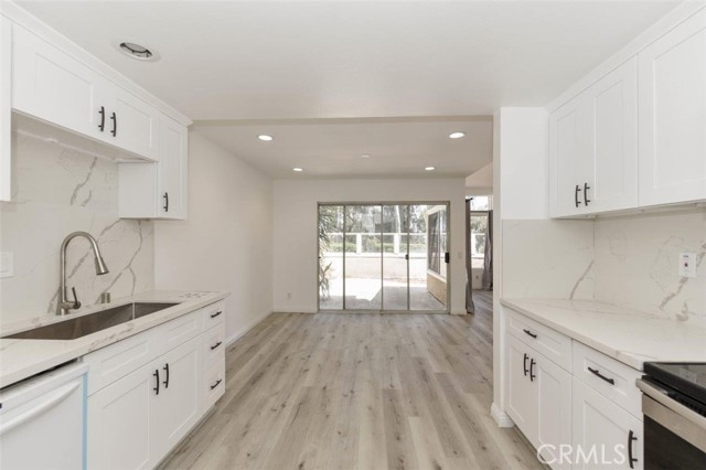 Detail Gallery Image 18 of 34 For 143 Stanford Ct #36,  Irvine,  CA 92612 - 2 Beds | 2/1 Baths