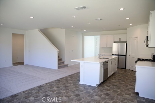 Detail Gallery Image 6 of 24 For 25045 Mountain Violet, Menifee,  CA 92586 - 5 Beds | 3 Baths