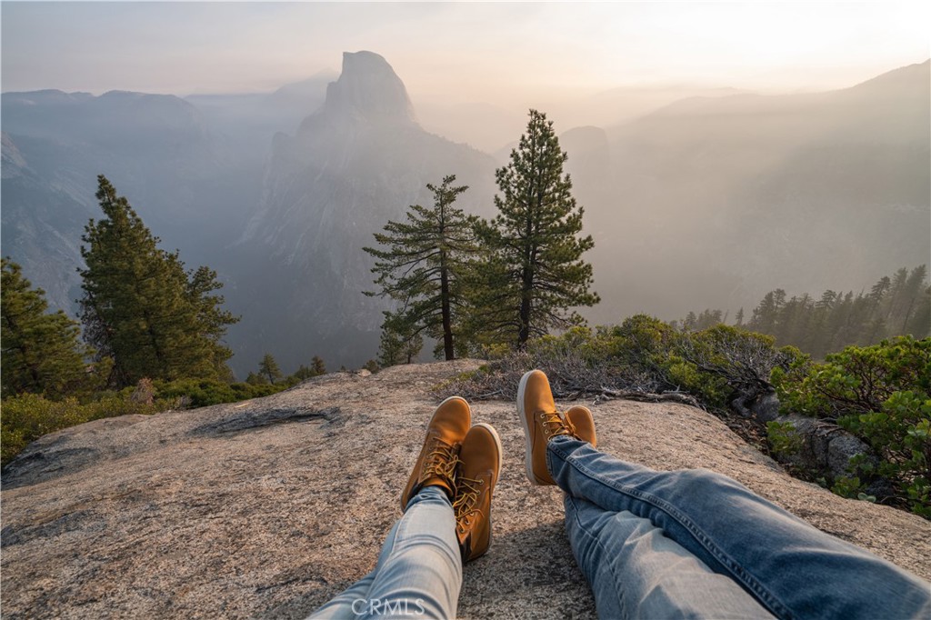https://media.crmls.org/medias/8dc8ce61-0066-45cc-8fe9-62dd81b96f50.jpg?preset=X-Large