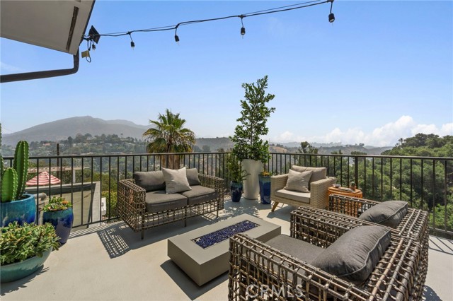 Detail Gallery Image 31 of 36 For 7010 Loyal Trl, Los Angeles,  CA 90068 - 2 Beds | 3 Baths