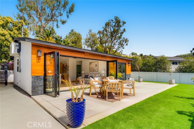 1480 Bluebird Canyon Drive, Laguna Beach CA: https://media.crmls.org/medias/8dcb09fd-4bb1-472e-aa17-10092b1b64b2.jpg
