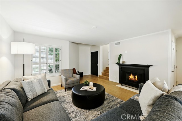 254 N Mar Vista Avenue, Pasadena CA: https://media.crmls.org/medias/8dcbb1b9-cdaf-42d4-9b1d-77e62881e7e4.jpg