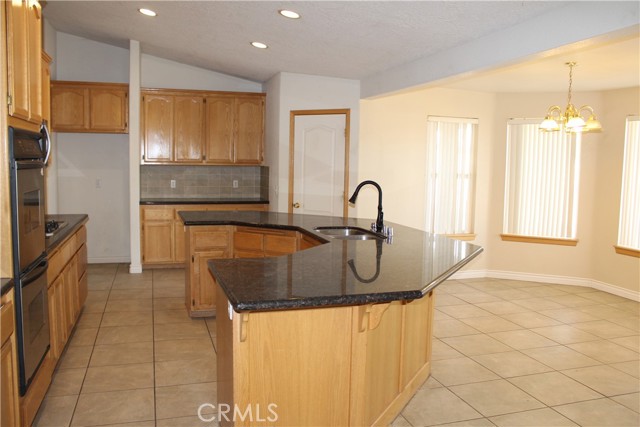 Detail Gallery Image 14 of 40 For 16263 Chiwi Rd, Apple Valley,  CA 92307 - 4 Beds | 3 Baths