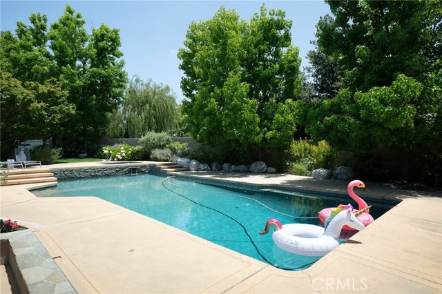 9642 James Circle, Villa Park CA: https://media.crmls.org/medias/8dcbe484-2806-4567-8536-88257412856c.jpg