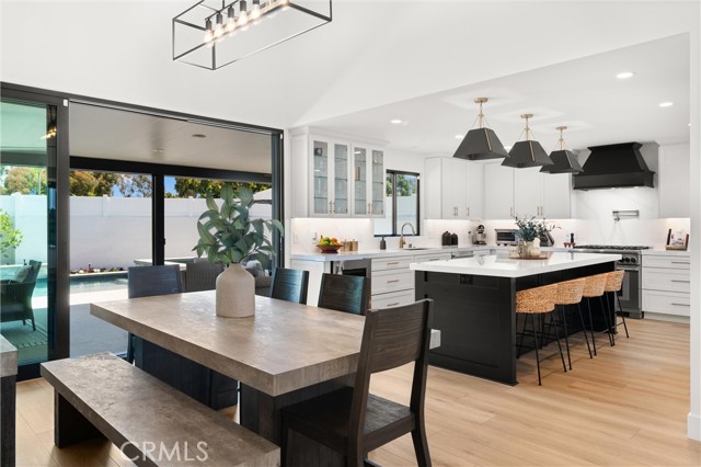 19582 Summer Breeze Lane, Huntington Beach CA: https://media.crmls.org/medias/8dcd16c0-7709-4e6c-bdbf-0d4f31d82075.jpg