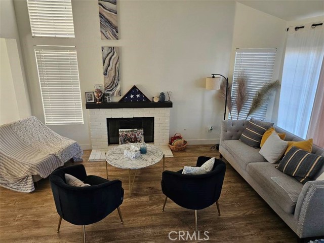 Detail Gallery Image 13 of 18 For 1376 Darwin Rd, Oceanside,  CA 92056 - 3 Beds | 2/1 Baths