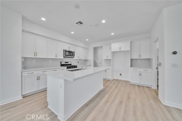 Detail Gallery Image 13 of 33 For 4200 E Bruma Paseo #113,  Ontario,  CA 91761 - 3 Beds | 2/1 Baths