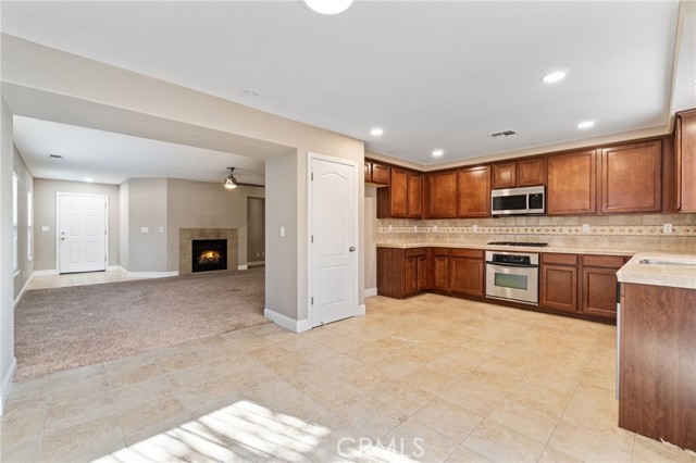 Detail Gallery Image 9 of 28 For 636 Pear St, Madera,  CA 93638 - 4 Beds | 2 Baths