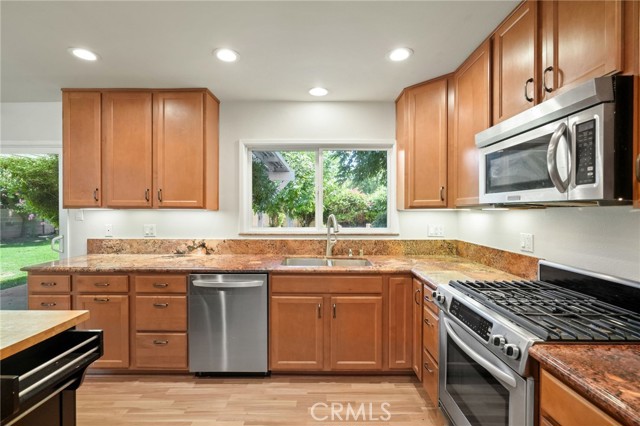 Detail Gallery Image 11 of 34 For 3534 Hearst Dr, Simi Valley,  CA 93063 - 3 Beds | 2 Baths