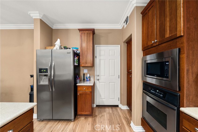 Detail Gallery Image 8 of 52 For 16422 Empire Lakes Ct, Fontana,  CA 92336 - 4 Beds | 2/1 Baths