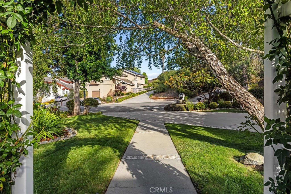 https://media.crmls.org/medias/8dd0fdc1-1d68-4768-8fc8-c4e00c1b6784.jpg?preset=X-Large
