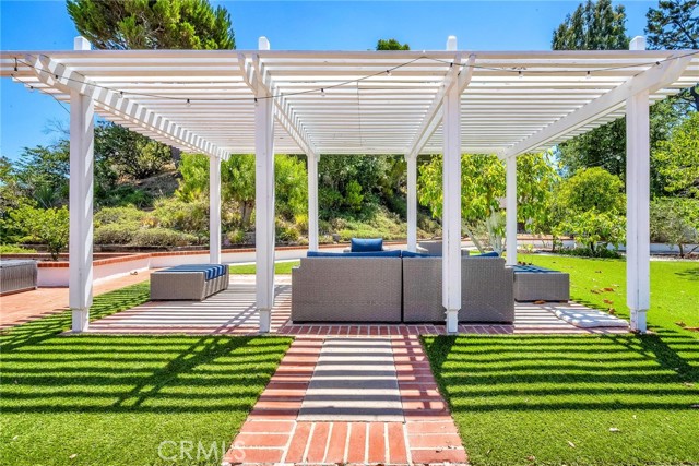 Detail Gallery Image 22 of 34 For 4 Bridlewood Cir, Rolling Hills Estates,  CA 90274 - 3 Beds | 2/1 Baths
