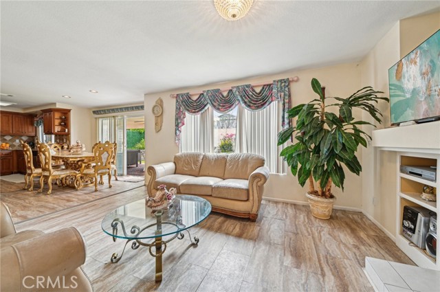220 S Linhaven Circle, Anaheim CA: https://media.crmls.org/medias/8dd1e617-b8cc-4b5f-919b-3b71317ea56a.jpg