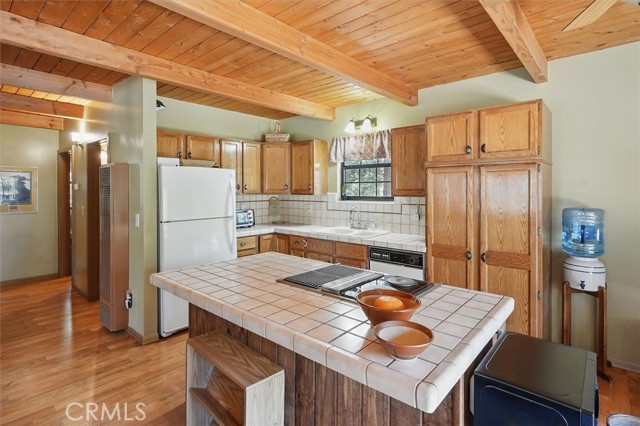 2229 Birchwood Way, Pine Mountain Club CA: https://media.crmls.org/medias/8dd1e6b6-4806-4941-ab5a-493b74a7bf5d.jpg