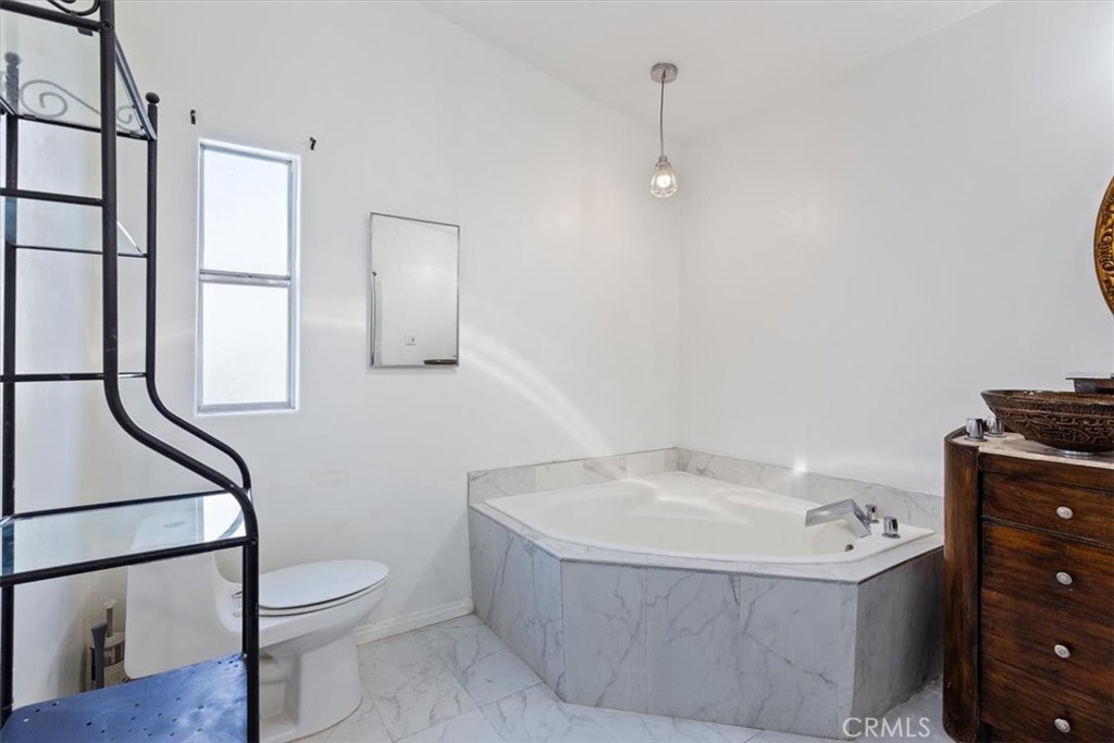 9080 Bloomfield Avenue 237
